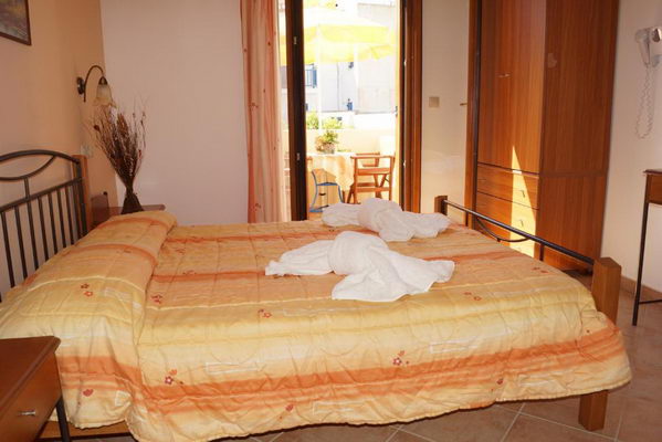 Naxos Studios Marias Residence